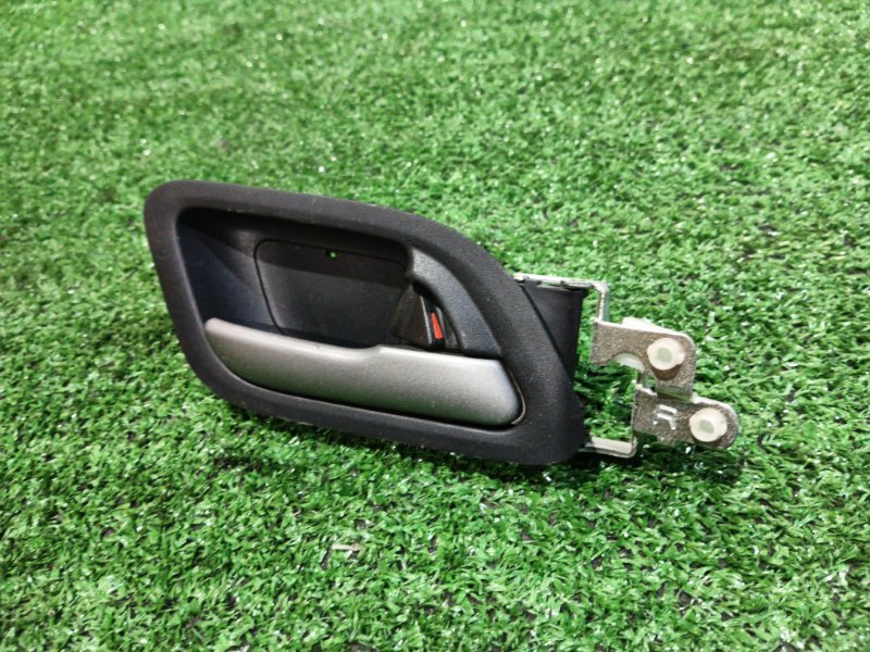 Ручка внутренняя Honda Edix BE3 K20A 2008 задняя правая (б/у)