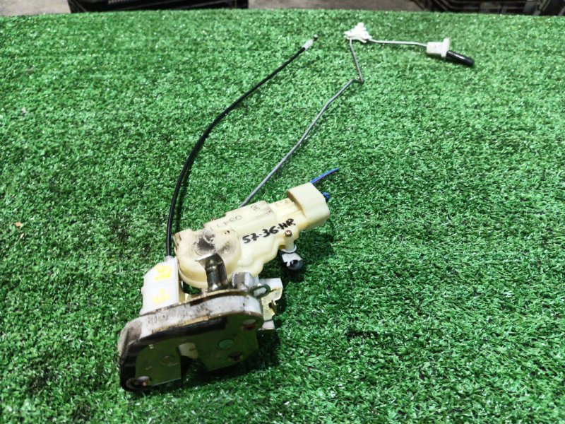 Замок дверной Toyota Vitz SCP10 1SZ-FE 2004 задний правый (б/у)