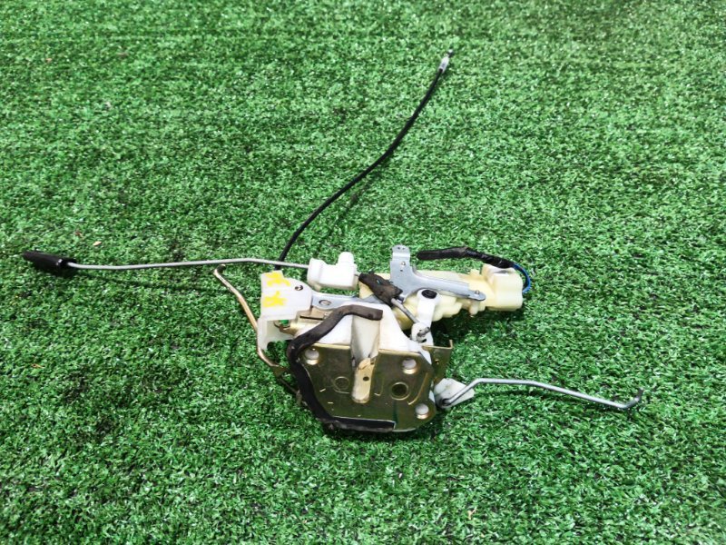 Замок дверной Toyota Vitz SCP10 1SZ-FE 2004 передний левый (б/у)