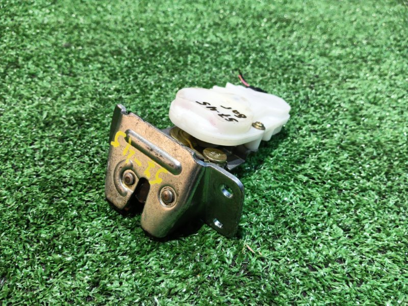 Замок багажника Mitsubishi Grandis NA4W 4G69 2004 (б/у)