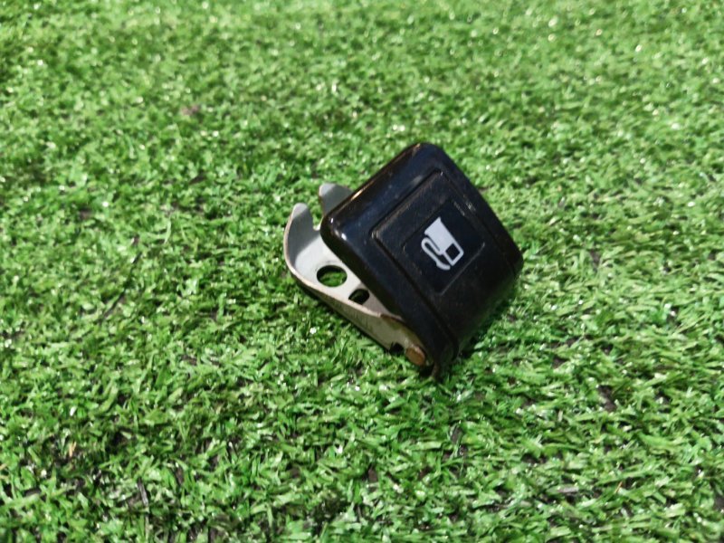 Рычаг открывания капота Toyota Hiace RZH111 2RZ-E 2002 (б/у)