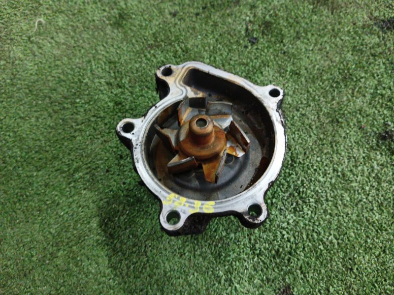 Помпа Toyota Vitz SCP10 1SZ-FE 2004 (б/у)