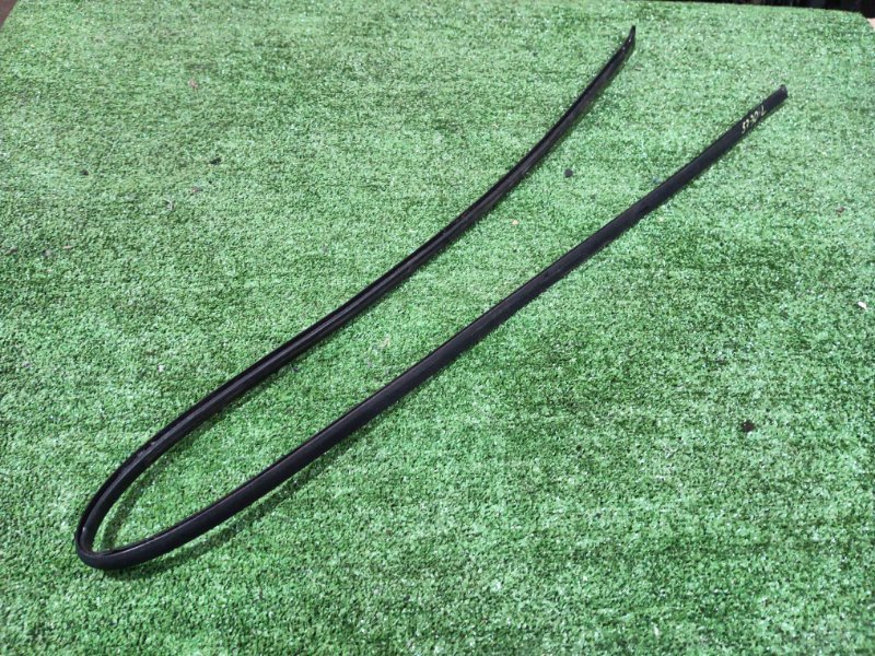 МОЛДИНГ НА КРЫШУ Nissan Tiida NC11 HR15DE 2007 левый (б/у)