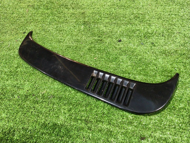 Накладка Toyota Hiace RZH111 2RZ-E 2002 правая (б/у)