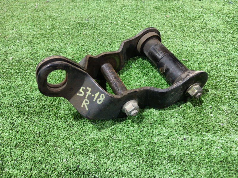 Серьга рессоры Nissan NV200 VM20 HR16DE 2013 правая (б/у)