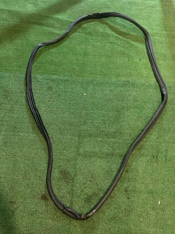 Уплотнитель Nissan Serena TC24 QR20DE передний правый (б/у)