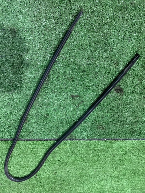 МОЛДИНГ НА КРЫШУ Toyota Avensis AZT250 1AZ FSE 2003 правый (б/у)