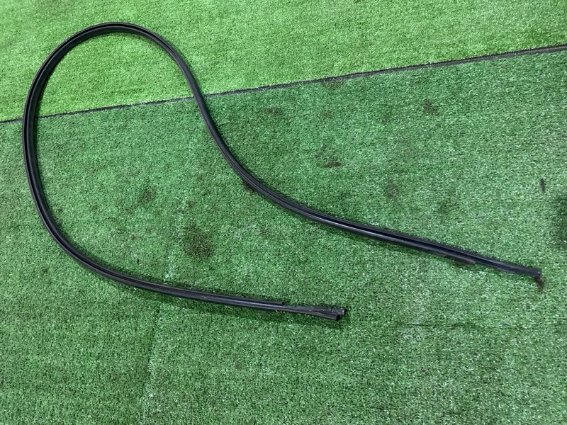 МОЛДИНГ НА КРЫШУ Toyota Voxy ZRR75 3ZR 2008 левый (б/у)