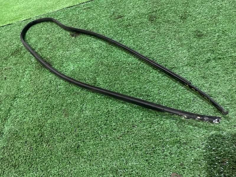 МОЛДИНГ НА КРЫШУ Daihatsu Boon M310S 1KR-FE правый (б/у)