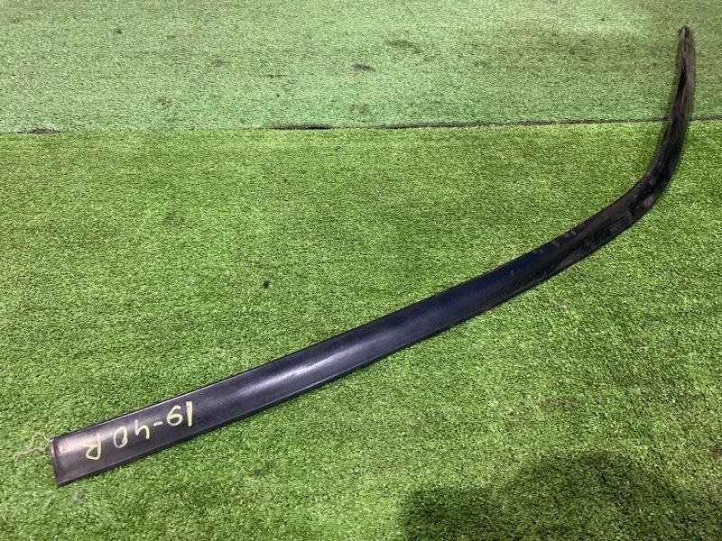 Молдинг лобового стекла Mitsubishi Eclipse D27A 4G63-T правый (б/у)