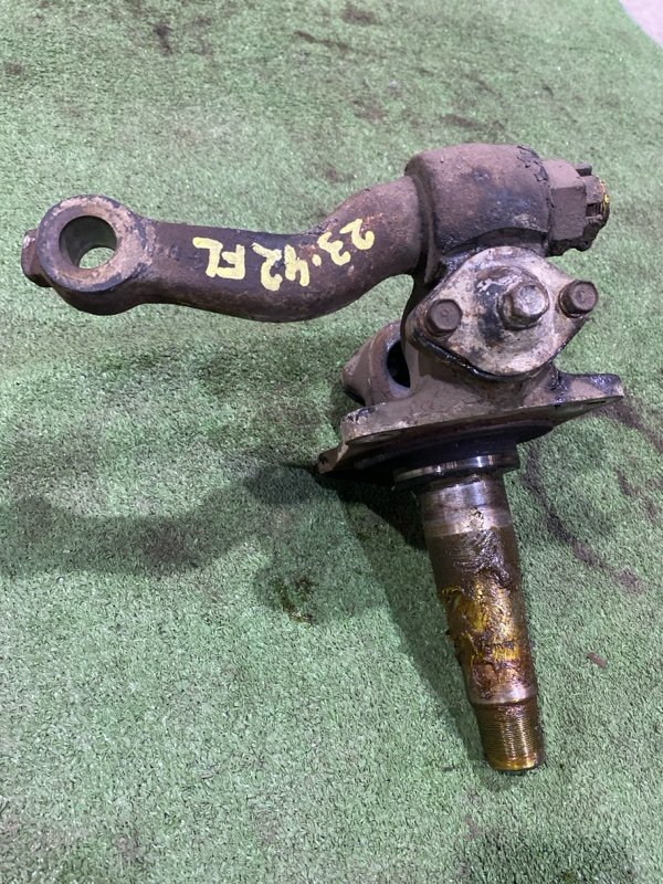 Кулак поворотный Mazda Titan WG5AT XA передний левый (б/у)