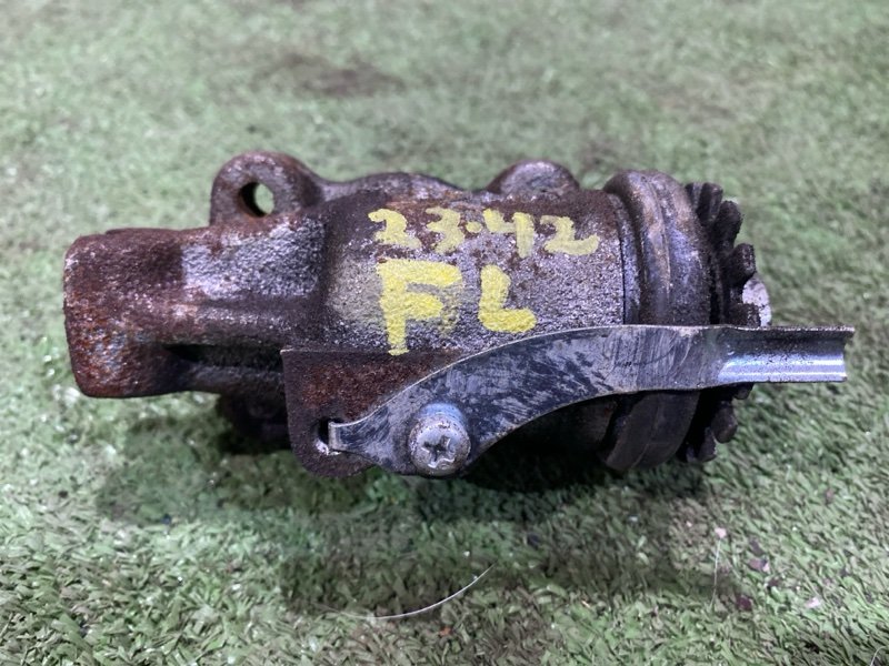 Рабочий тормозной цилиндр Mazda Titan WG5AT XA передний левый (б/у)