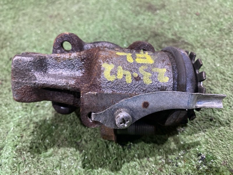 Рабочий тормозной цилиндр Mazda Titan WG5AT XA передний левый (б/у)