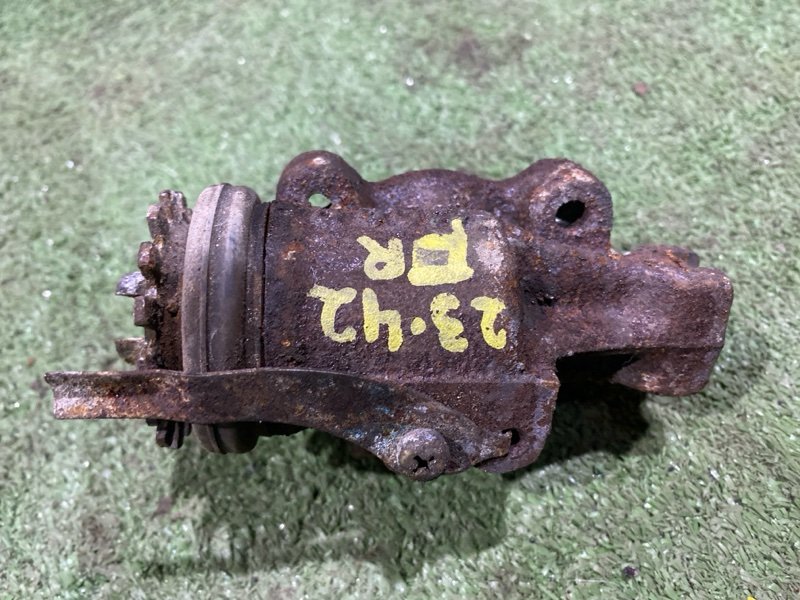 Рабочий тормозной цилиндр Mazda Titan WG5AT XA передний правый (б/у)