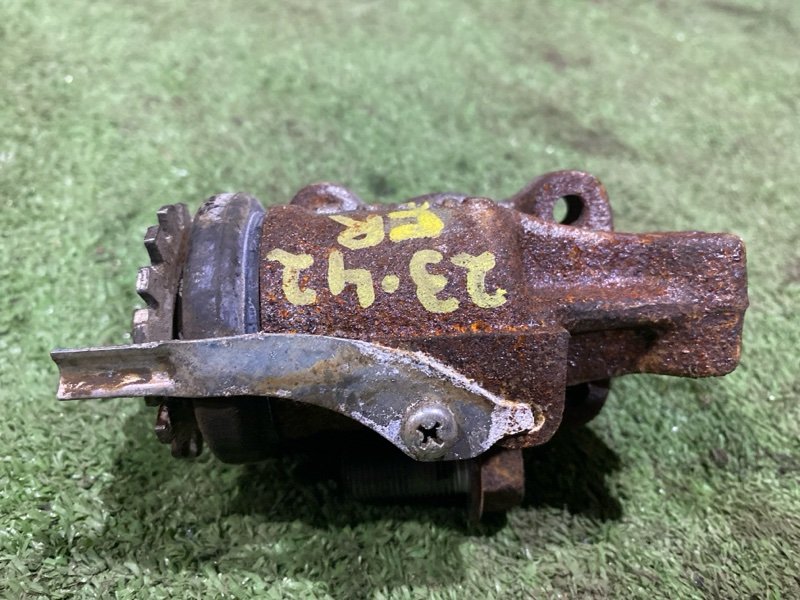 Рабочий тормозной цилиндр Mazda Titan WG5AT XA передний правый (б/у)