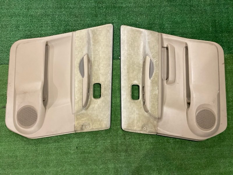 Обшивка двери Nissan Serena TC24 QR20DE передняя (б/у)