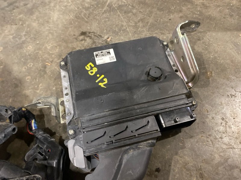 Блок управления ДВС Toyota Prius ZVW30 2ZR-FXE 2010 (б/у)