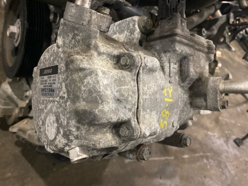 Компрессор кондиционера Toyota Prius ZVW30 2ZR-FXE 2010 (б/у)