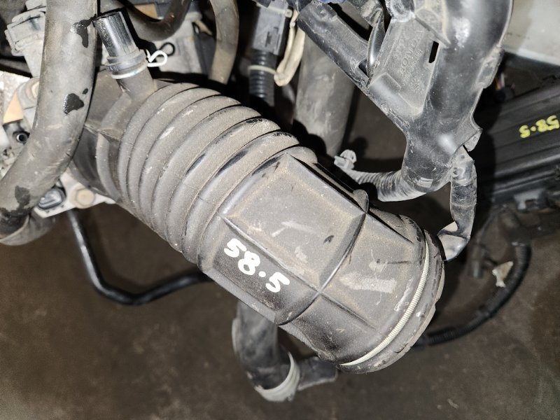 Патрубок воздушного фильтра Honda Odyssey RB1 K24A 2004 (б/у)