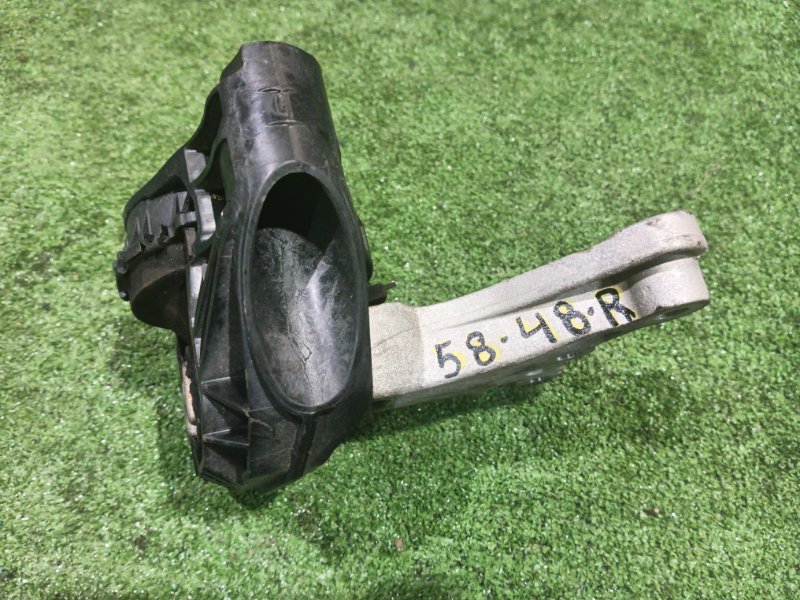 Подушка двигателя Peugeot 208 A9 EB2F 2014 правая (б/у)