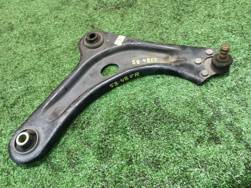 Рычаг подвески Peugeot 208 A9 EB2F 2014 передний правый (б/у)