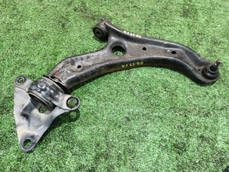 Рычаг подвески Honda FREED GB3 L15A 2009 передний правый (б/у)