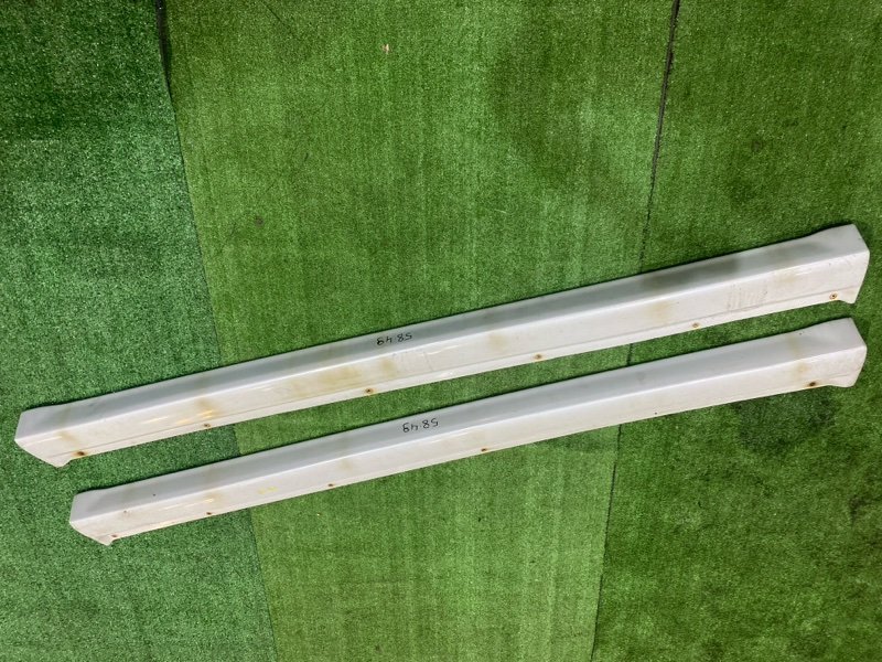 Порог Mitsubishi Chariot Grandis N94W 4G64 1999 (б/у)