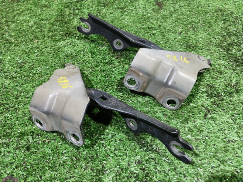 Кронштейн капота Mazda MPV LY3P L3-VE 2010 (б/у)