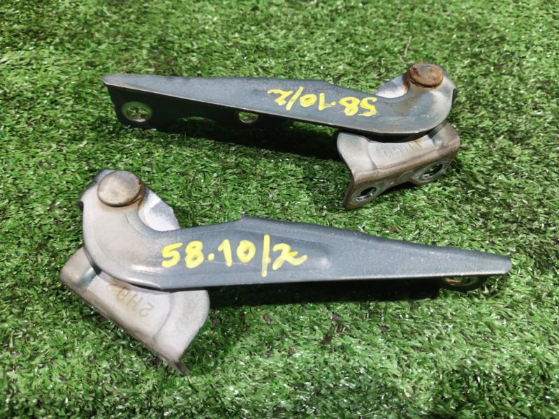 Кронштейн капота Mitsubishi Colt Plus Z23A 4A91 2008 (б/у)