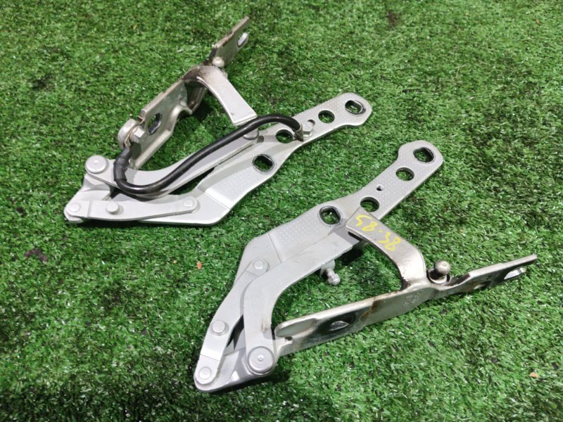 Кронштейн капота BMW X3 E83 M54B52 2006 (б/у)