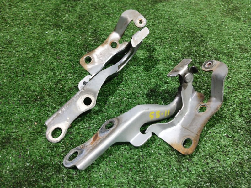 Кронштейн капота Toyota Noah AZR65 1AZ-FSE 2005 (б/у)