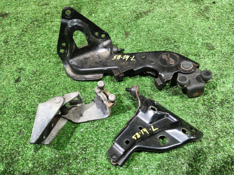 Кронштейн двери Honda Stepwgn RK2 R20A 2011 задний левый (б/у)