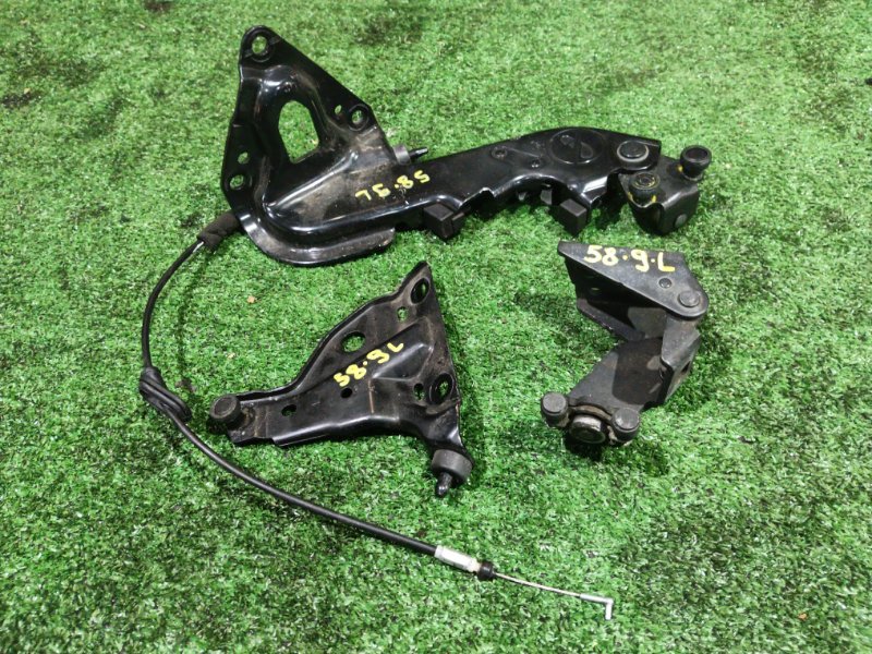 Кронштейн двери Honda Stepwgn RK5 R20A 2010 задний левый (б/у)