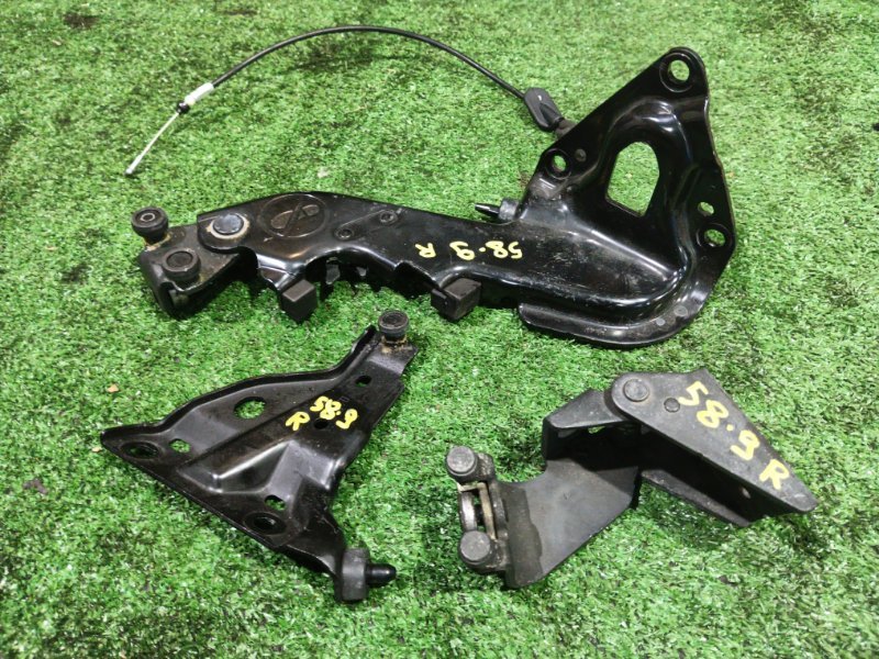 Кронштейн двери Honda Stepwgn RK5 R20A 2010 задний правый (б/у)