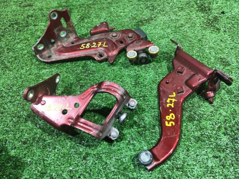 Кронштейн двери Toyota ISIS ANM15 1AZ-FSE 2004 задний левый (б/у)