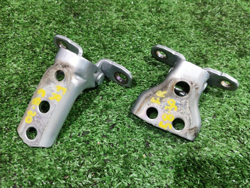 Кронштейн двери Mitsubishi Mirage A03A 3A92 2016 передний правый (б/у)