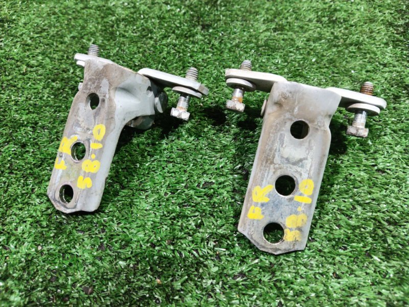 Кронштейн двери Mitsubishi Colt Plus Z23A 4A91 2008 передний правый (б/у)