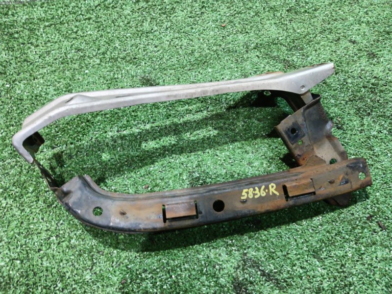 Планка под фару Honda Mobilio GB1 L15A 2006 правая (б/у)