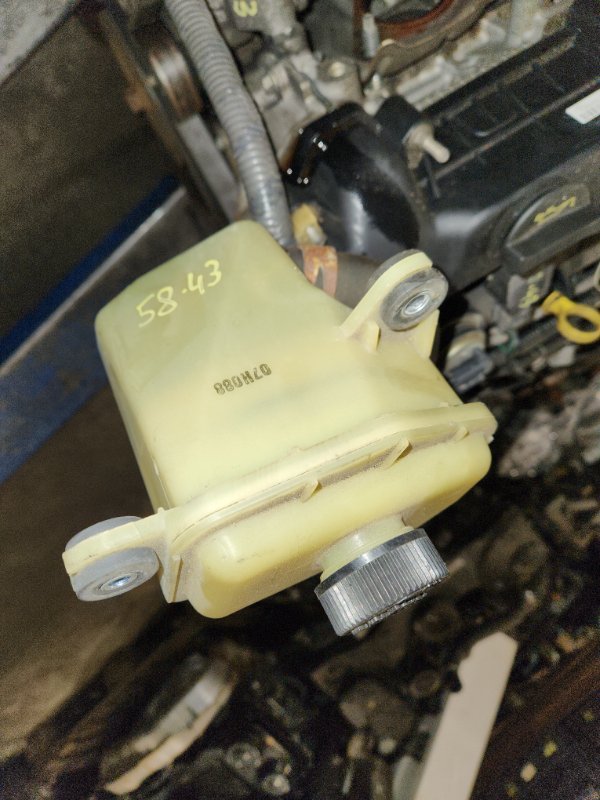 Бачок гидроусилителя Mazda MPV LY3P L3-VE 2007 (б/у)