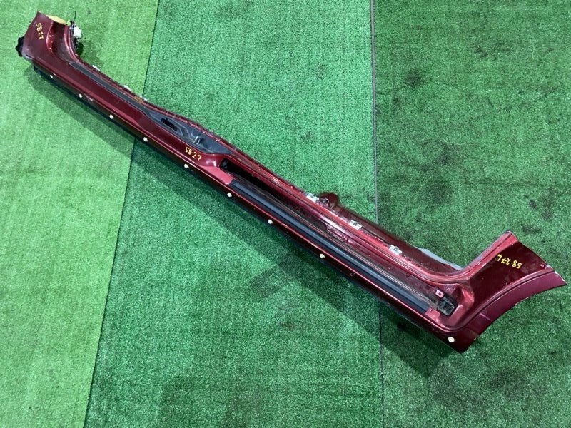 Порог Toyota ISIS ANM15 1AZ-FSE 2004 левый (б/у)