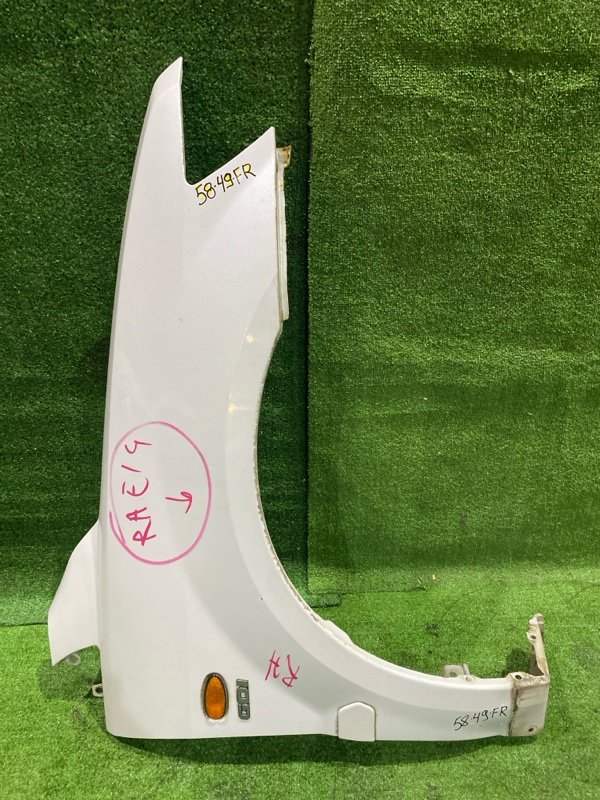 Крыло Mitsubishi Chariot Grandis N94W 4G64 1999 переднее правое (б/у)