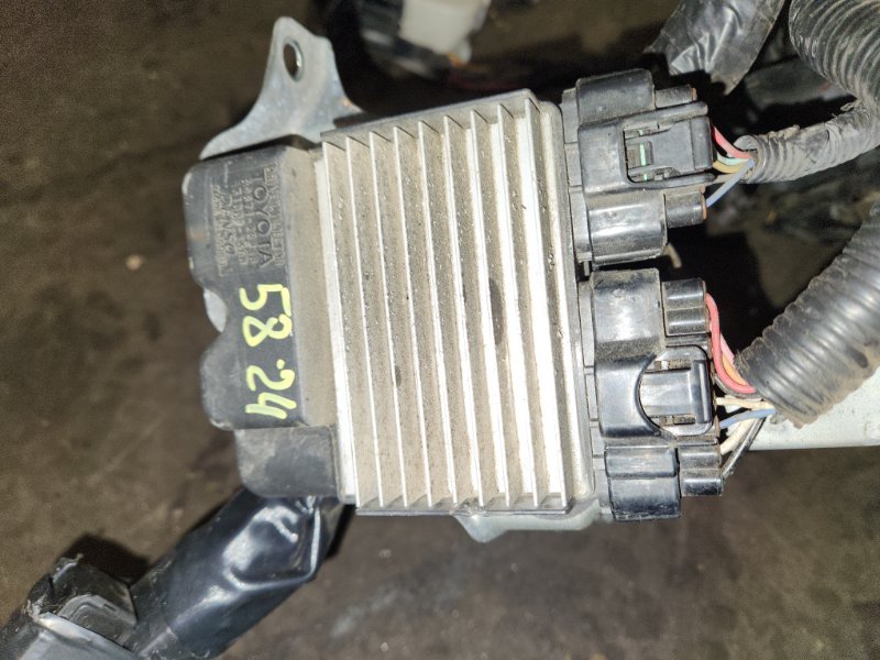 Блок управления форсунками Toyota ISIS ANM15 1AZ-FSE 2005 (б/у)