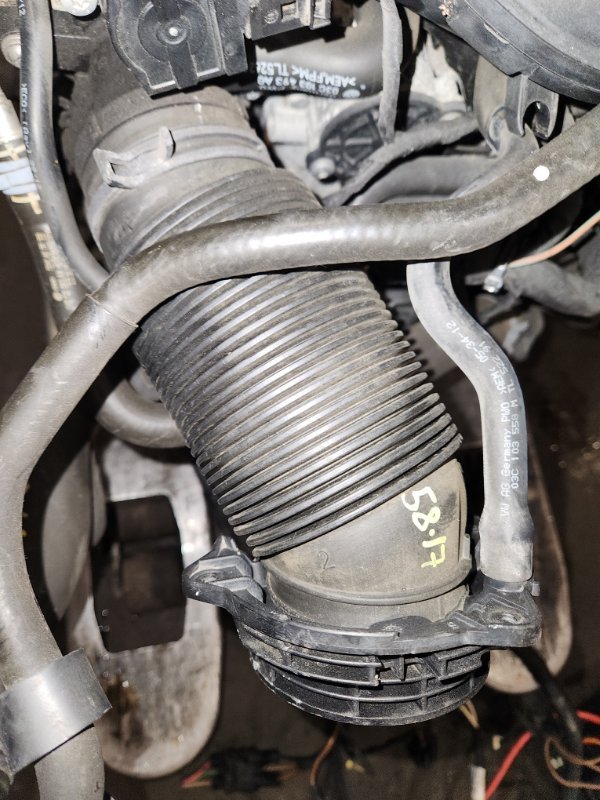 Патрубок воздушного фильтра Volkswagen Passat B7 / 362 CAX 2010 (б/у)