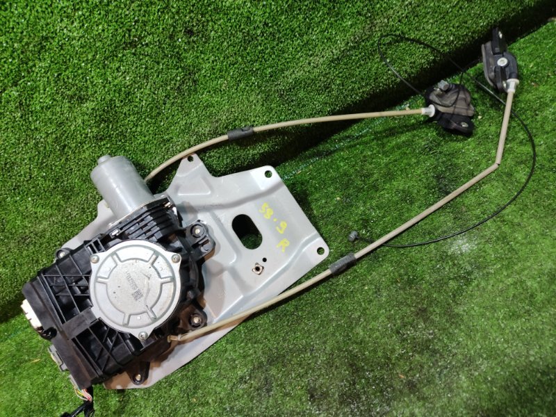 Доводчик двери Honda Stepwgn RK5 R20A 2010 правый (б/у)