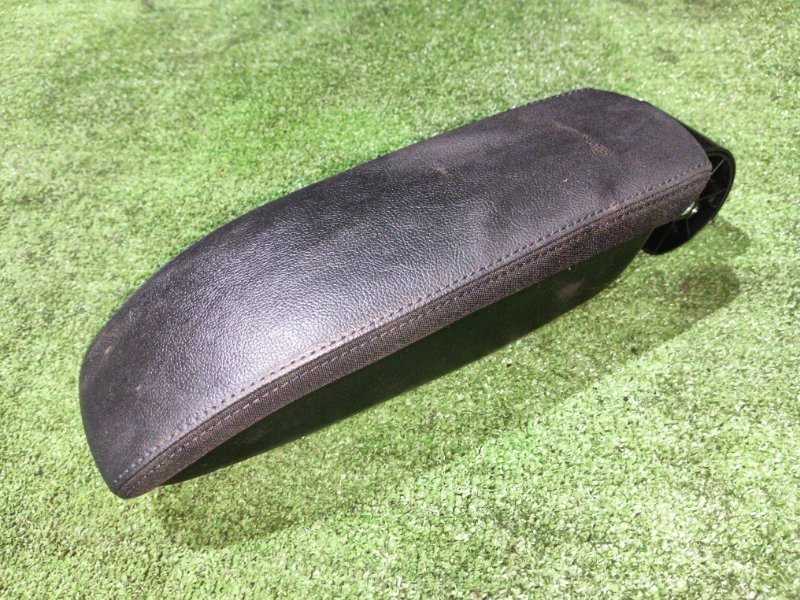 Подлокотник Peugeot 208 A9 EB2F 2014 (б/у)