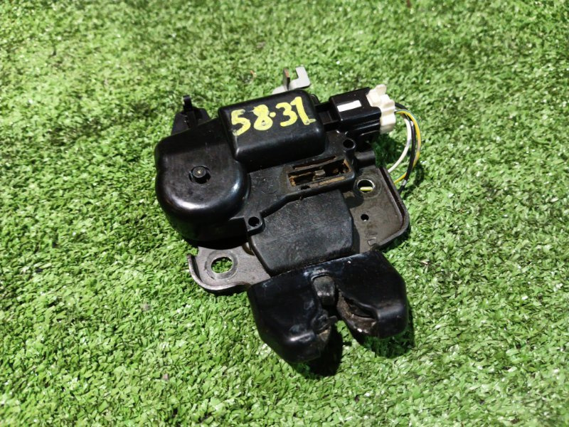 Замок багажника Subaru Legacy BL5 EJ20Y 2003 (б/у)