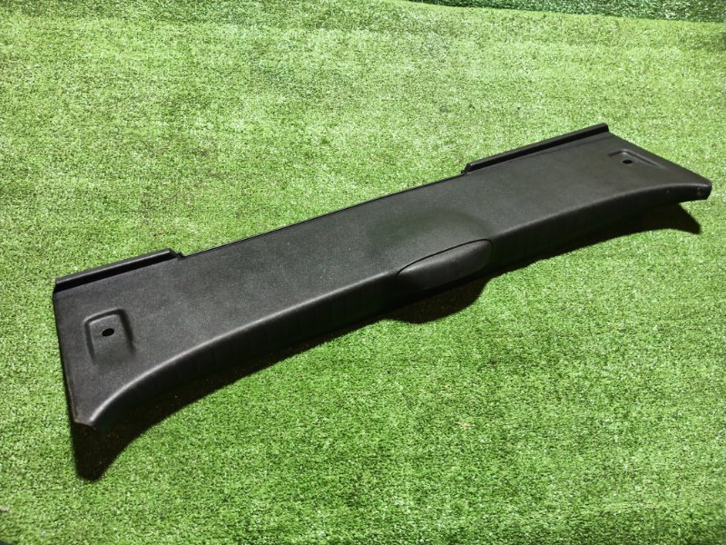 Накладка багажника Peugeot 208 A9 EB2F 2014 (б/у)