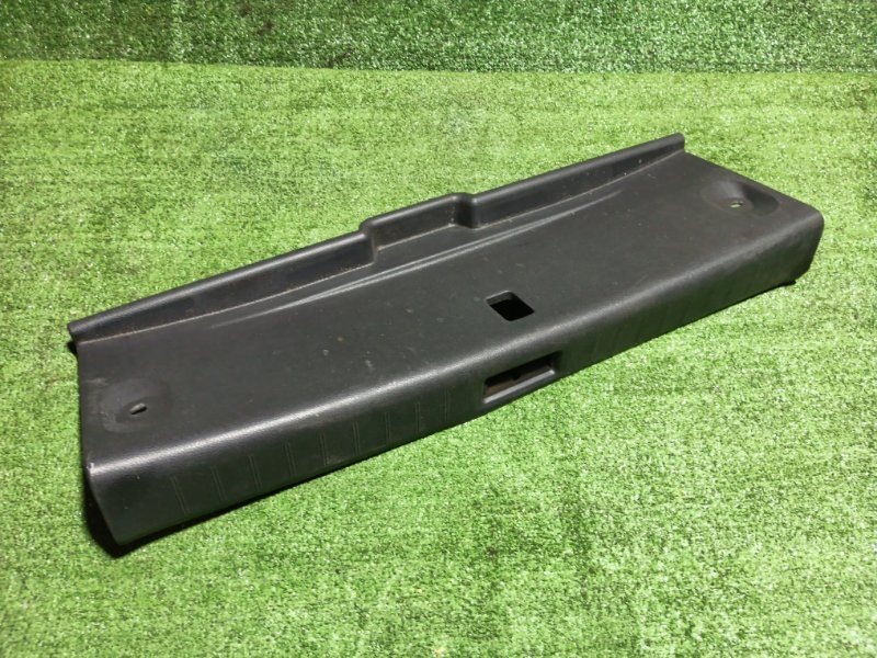 Накладка багажника Nissan Sylphy TB17 MRA8DE 2013 (б/у)