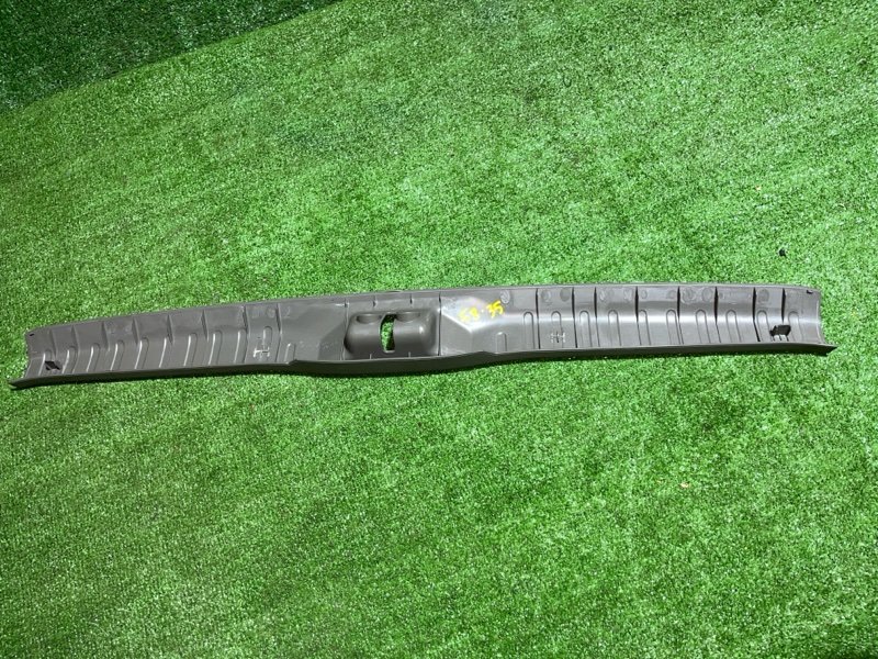 Накладка багажника Nissan March AK12 CR12DE 2006 (б/у)