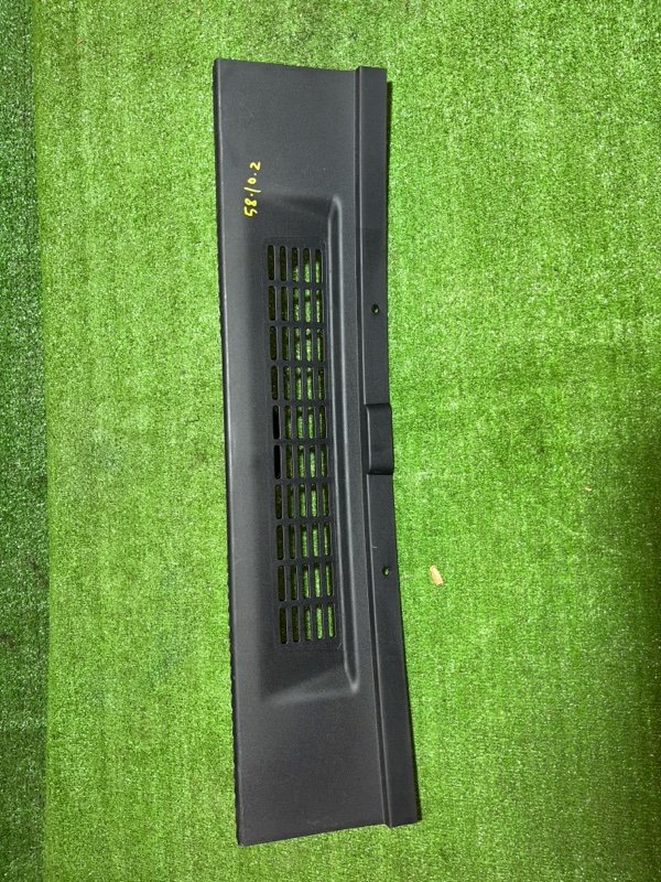 Накладка багажника Mitsubishi Colt Plus Z23A 4A91 2008 (б/у)